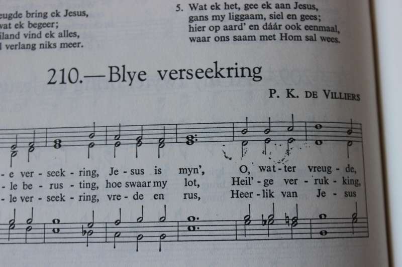 DIE HALLELUJA. Psalms, Gesange en ander liedere vir Huis, Dag-en Sondagskool en Jeugverenigings.