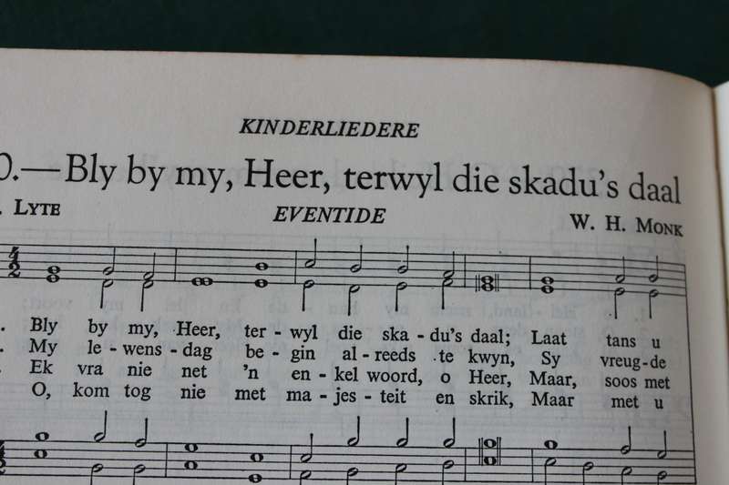 DIE HALLELUJA. Psalms, Gesange en ander liedere vir Huis, Dag-en Sondagskool en Jeugverenigings.