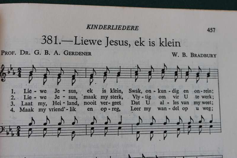 DIE HALLELUJA. Psalms, Gesange en ander liedere vir Huis, Dag-en Sondagskool en Jeugverenigings.