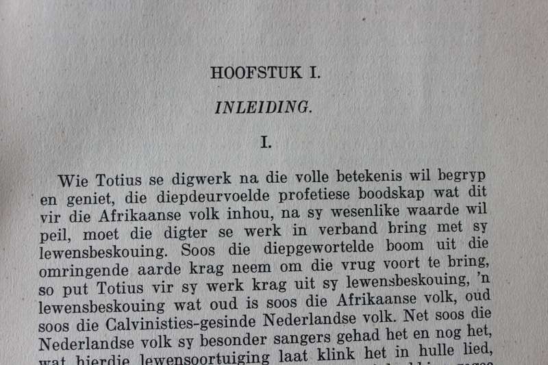DIE DIGTER TOTIUS deur C.M. van den Heever. (Sy betekenis vir die Afrikaanse Letterkunde)