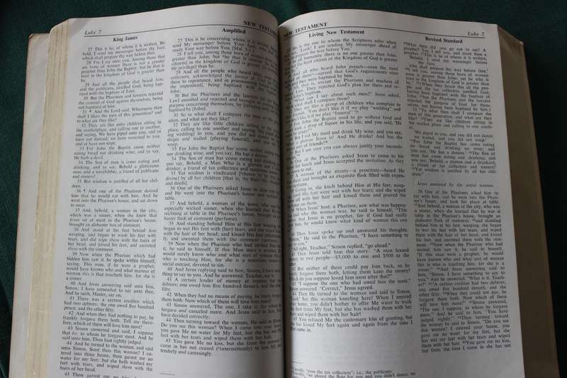 THE LAYMAN'S PARALLEL. New Testament. (Comparing four translations in parallel columns)