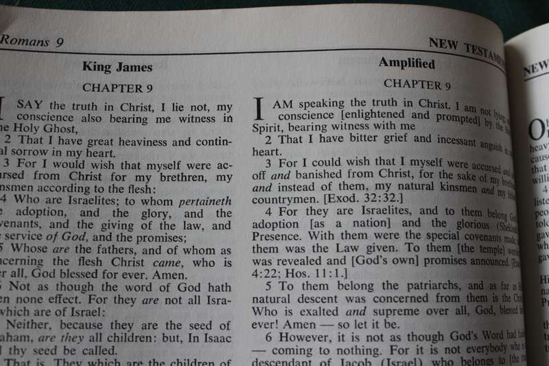 THE LAYMAN'S PARALLEL. New Testament. (Comparing four translations in parallel columns)