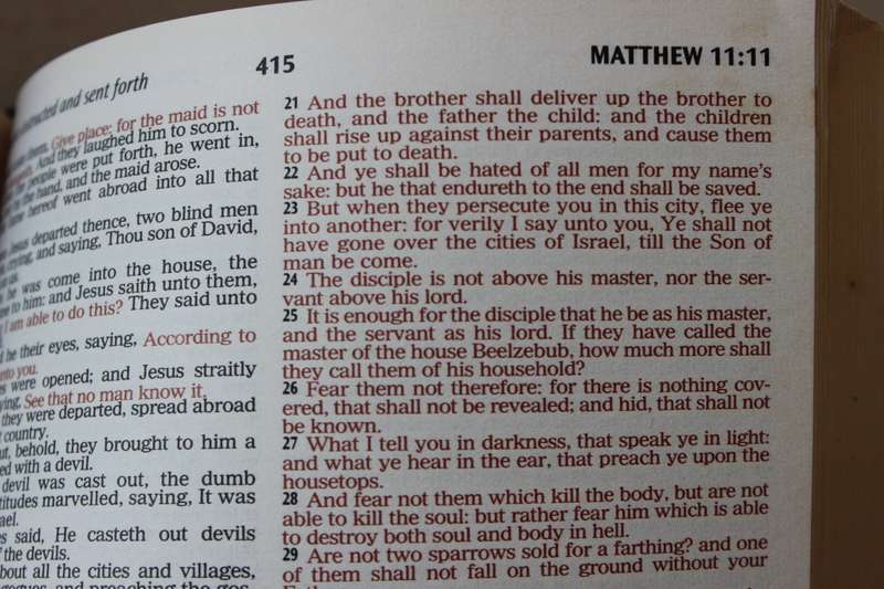 HOLY BIBLE. Authorized King James Version. Red Letter Edition. Barbour Publishing, 2006.