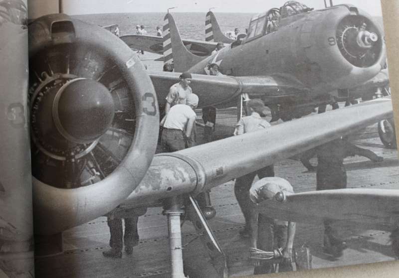 SDB DAUNTLESS UNITS OF World War 2. Aircraft of the Aces: Men & Legends 33. Osprey Aviation.