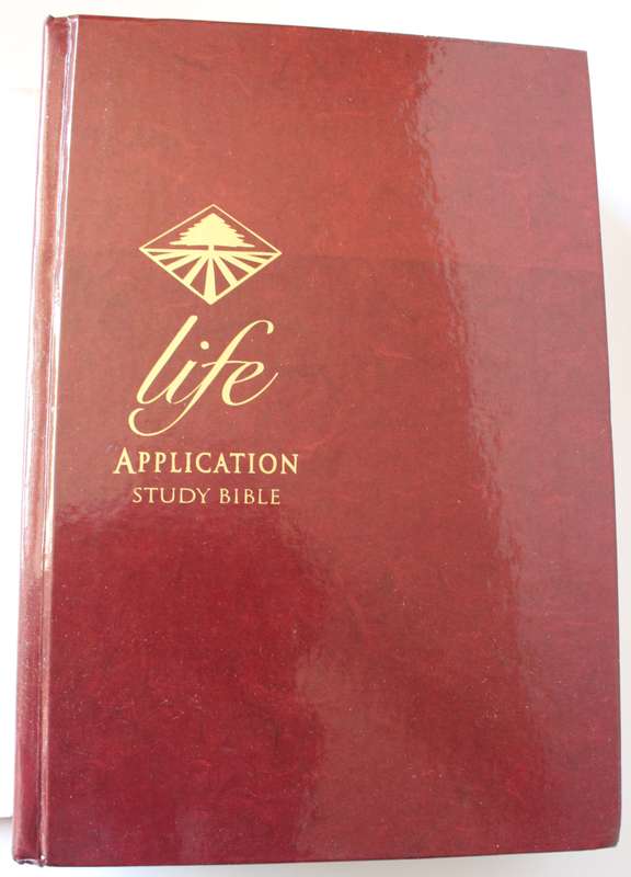 LIFE APPLICATION STUDY BIBLE. New International Version.