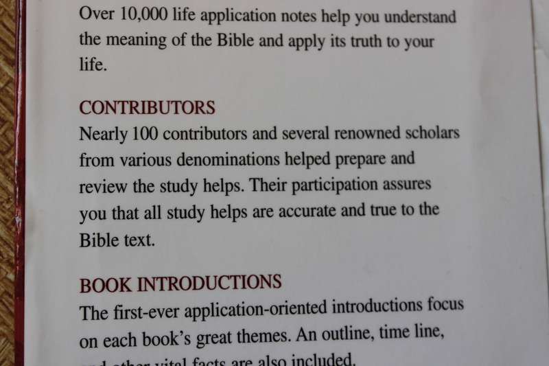 LIFE APPLICATION STUDY BIBLE. New International Version.