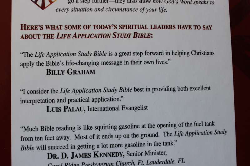 LIFE APPLICATION STUDY BIBLE. New International Version.