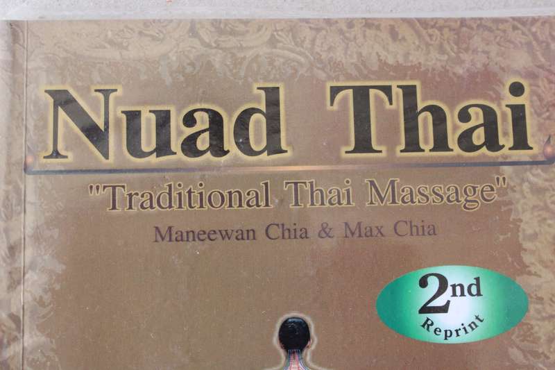 NUAD THAI by Maneewan Chia & Max Chia. (Traditional Thai Massage)