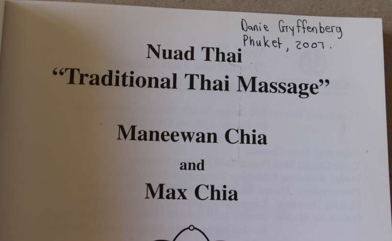 NUAD THAI by Maneewan Chia & Max Chia. (Traditional Thai Massage)