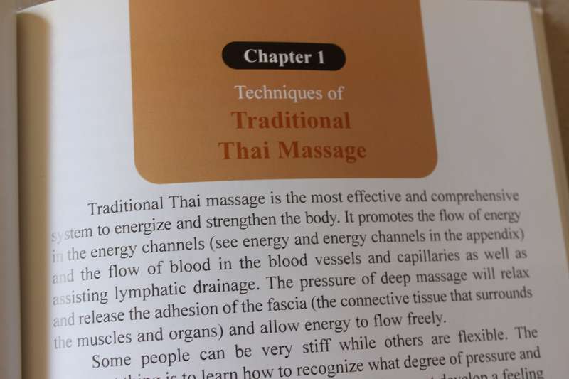 NUAD THAI by Maneewan Chia & Max Chia. (Traditional Thai Massage)