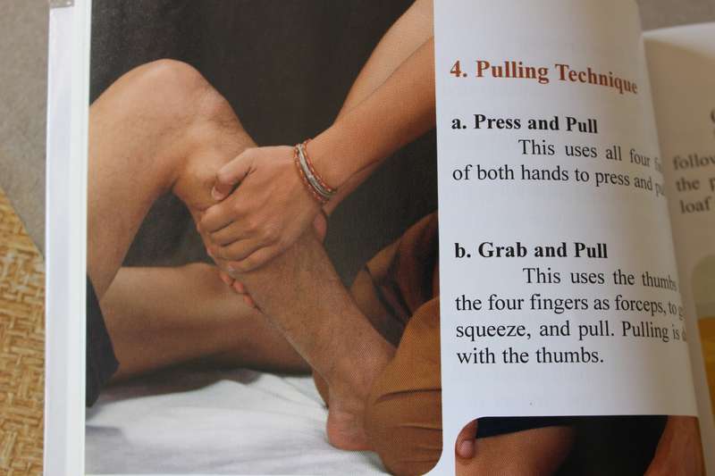 NUAD THAI by Maneewan Chia & Max Chia. (Traditional Thai Massage)