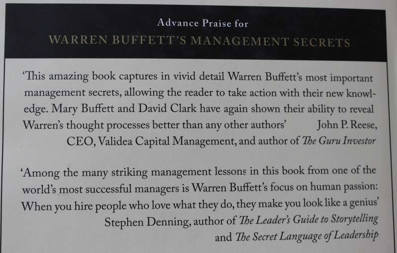 1. THE SNOWBALL. Warren Buffet and the Business of Life. 2. WARREN BUFFET'S Management Secrets.