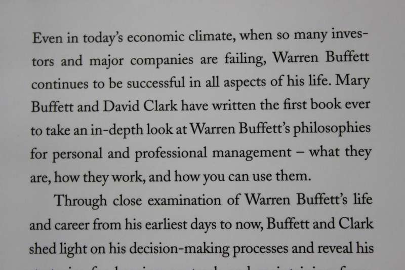 1. THE SNOWBALL. Warren Buffet and the Business of Life. 2. WARREN BUFFET'S Management Secrets.