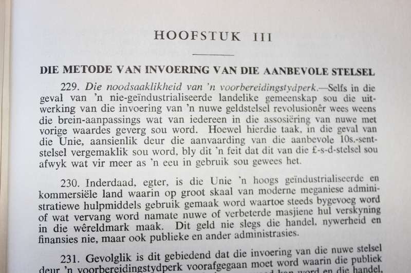 VERSLAG VAN DIE DESIMALE MUNTKOMMISSIE (U.G.35/1958) Die Staatsdrukker, Pretoria)
