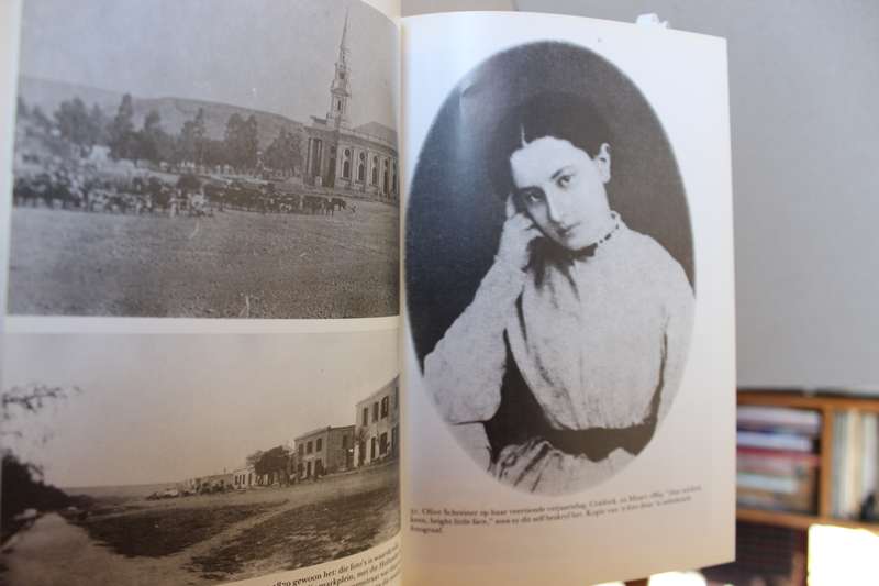 OLIVE SCHREINER - 'n Lewe in Suid-Afrika 1855 - 1881  deur Karel Schoeman