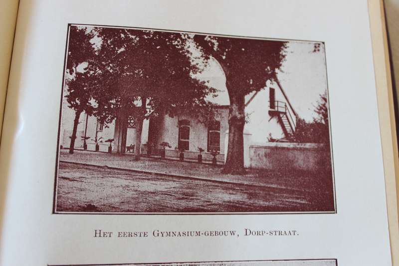 GEDENKBOEK VAN HET VICTORIA-KOLLEGE (Stellenbosch) Redaksie-Kommissie N.J. Brimmer, J.J. Smith  1918
