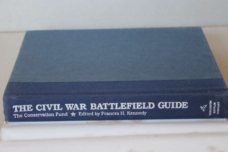 THE CIVIL WAR - BATTELFIELD GUIDE  Edited by Frances H. Kennedy
