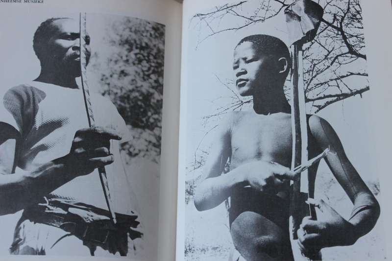 SUID-AFRIKAANSE MUSIEK-ENSIKLOPEDIE Deel II E - I  Hoofredakteur: Dr Jacques P Malan