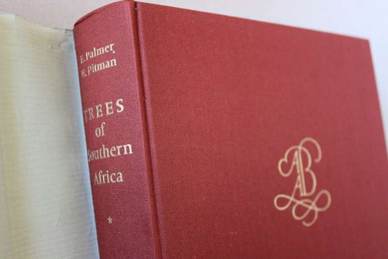 THREE VOLUME: TREES OF SOUTHERN AFRICA  by Eve Palmer and Norah Pitman