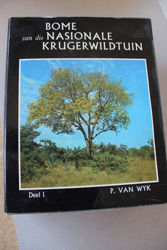 BOME VAN DIE NASIONALE KRUGERWILDTUIN  2 DELE  deur P. van Wyk