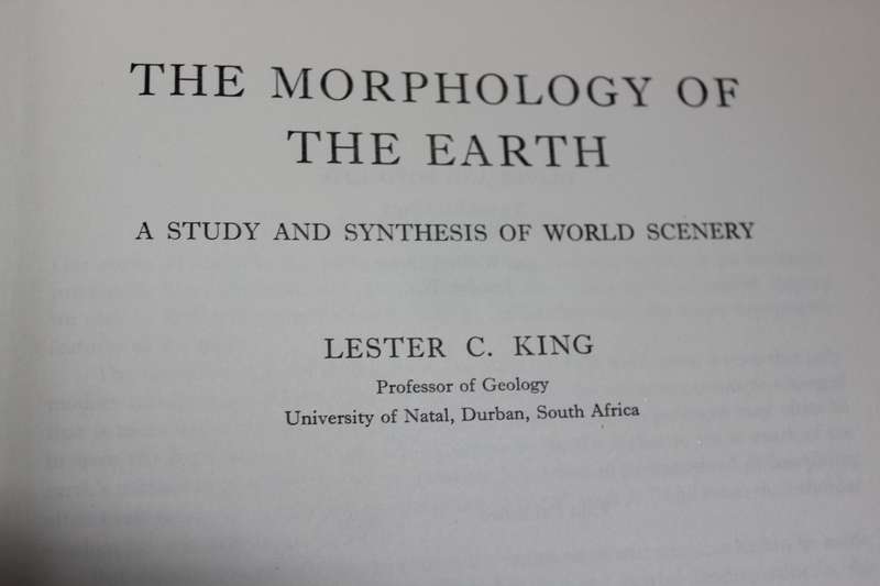 MORPHOLOGY OF THE EARTH  by Lester King