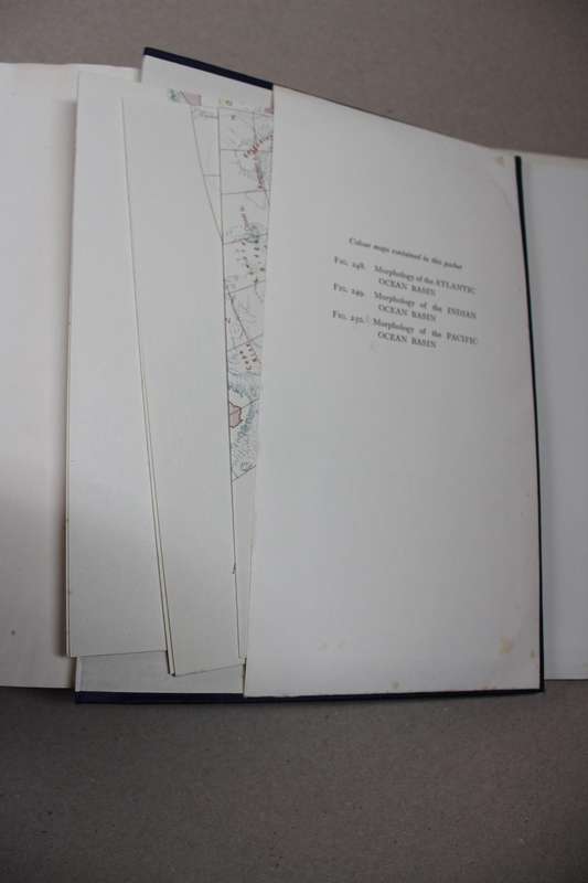 MORPHOLOGY OF THE EARTH  by Lester King