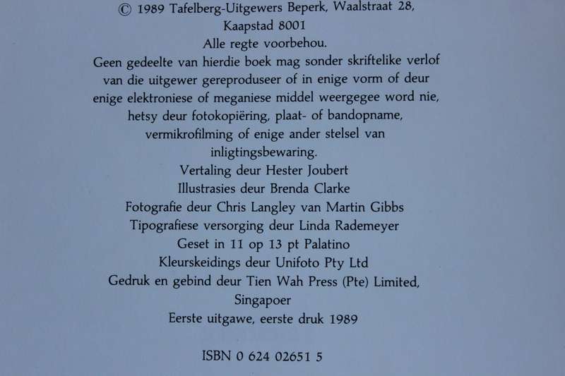 ONDER DIE OLIEN - N TUIN VIR PLESIER  deur Eve Palmer Illustrasies: Brenda Clarke