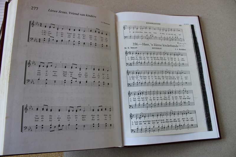 SING EMMANUEL  Sangbundel met bladmusiek van die Ou Apostoliese Kerk  Eerste Uitgawe 1998