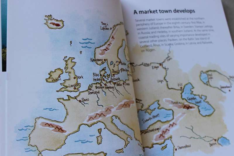 BIRKA AND HOVGARDEN  by Bente Magnus and Ingrid Gustin  Swedish National Heritage - Viking Age
