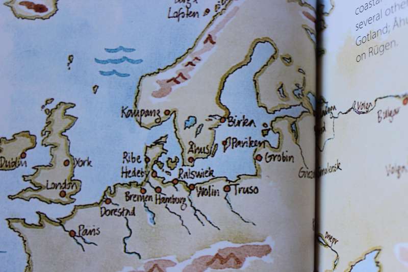 BIRKA AND HOVGARDEN  by Bente Magnus and Ingrid Gustin  Swedish National Heritage - Viking Age