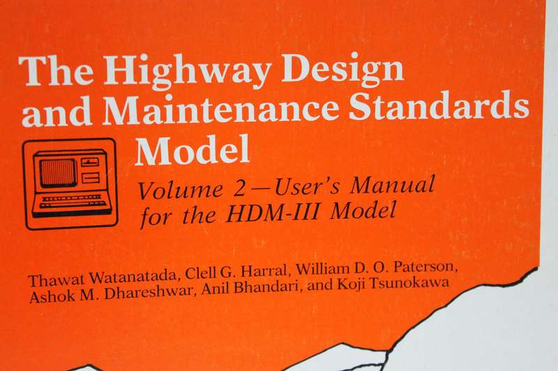 THE HIGHWAY DESIGN AND MAINTENANCE SERIES VOL 2 (Standards Model) by Thawat Watanatada & others