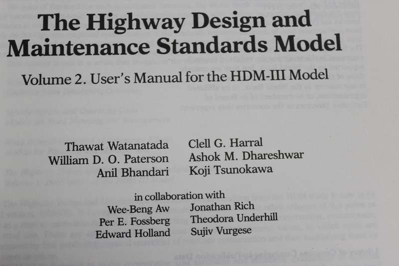 THE HIGHWAY DESIGN AND MAINTENANCE SERIES VOL 2 (Standards Model) by Thawat Watanatada & others