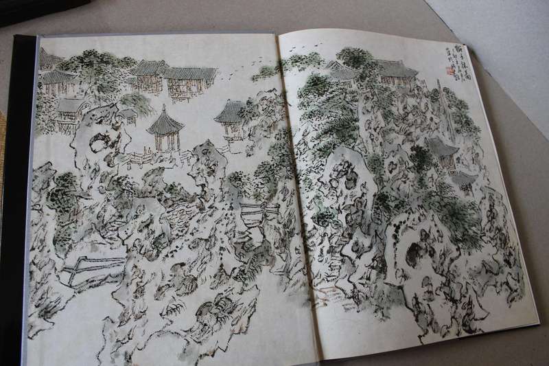 SUZHOU GARDENS Published by Tai Dao Publishing (Famous Classical UNESCO World Heritage Site China)