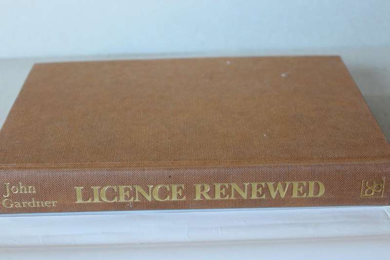 JAMES BOND 007: LICENCE RENEWED  by John Gardner