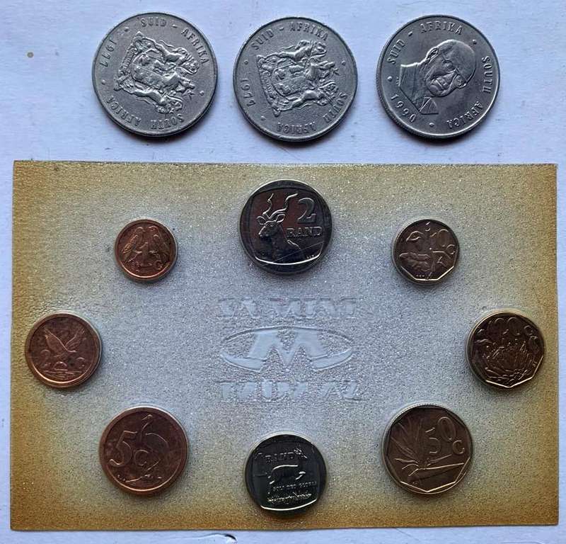 2X1977 and 1X1990 South Africa Springbok R1 one rand nickel coins plus 1X1992 Uncirculated Mint Set