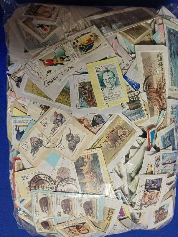 1.0Kg SA Stamps on paper (5000+ Stamps) Hugs Bargen