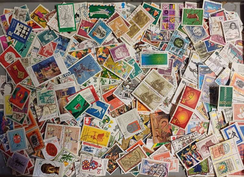 350 Germany and Great Britain Stamps @ 20c Each (Bargen Buy) Not Checked