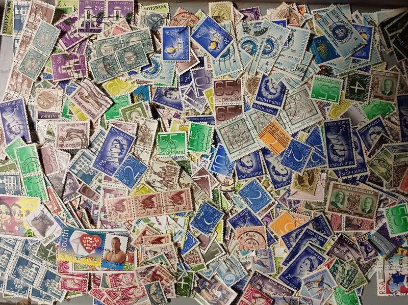 1700 World Stamps @ Less Than 15c Each (Bargen Buy) Not Checked