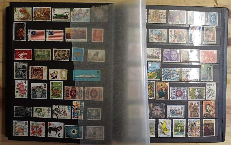 Second Hand Album Mix World Stamps Mostly Great Britain (Not Checked)