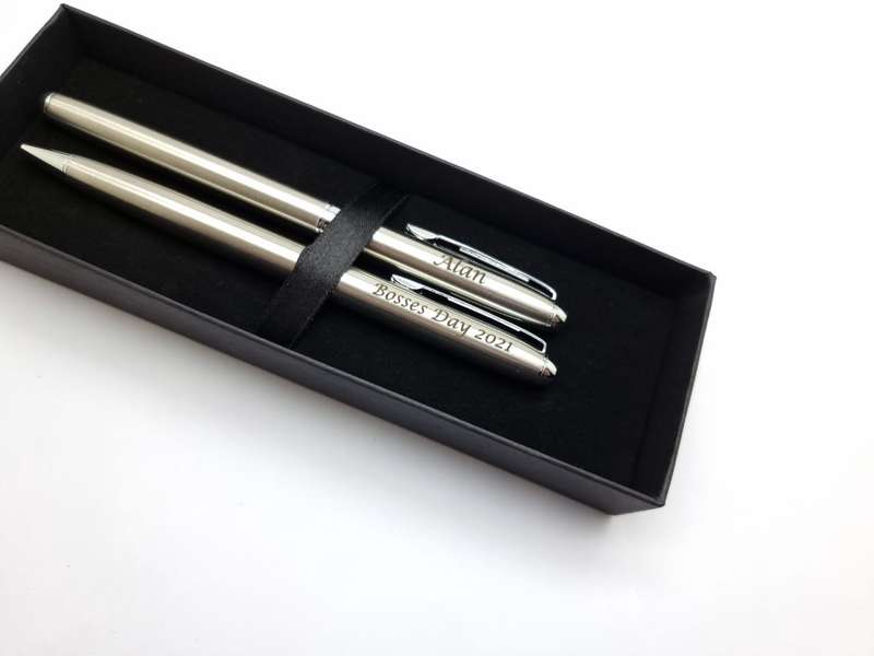 SILVER METAL BALLPOINT AND ROLLERBALL PEN SET 'OPUS' IN PRESENTATION BOX