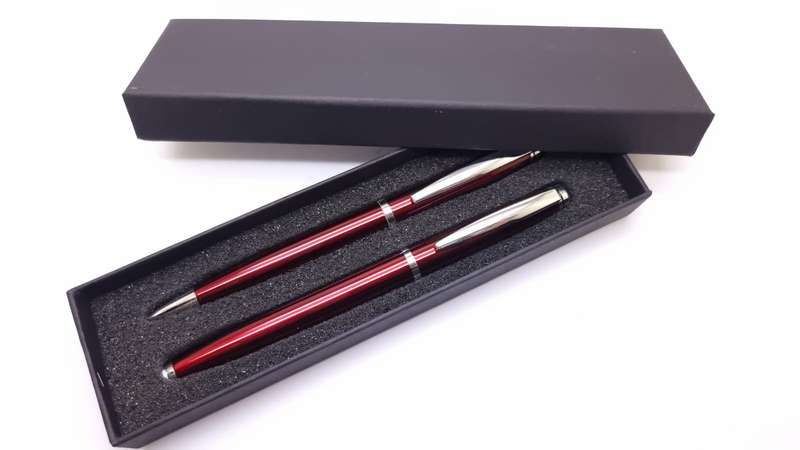 Burgundy and silver ballpoint pen and rollerball pen set 'helium' in presentation box