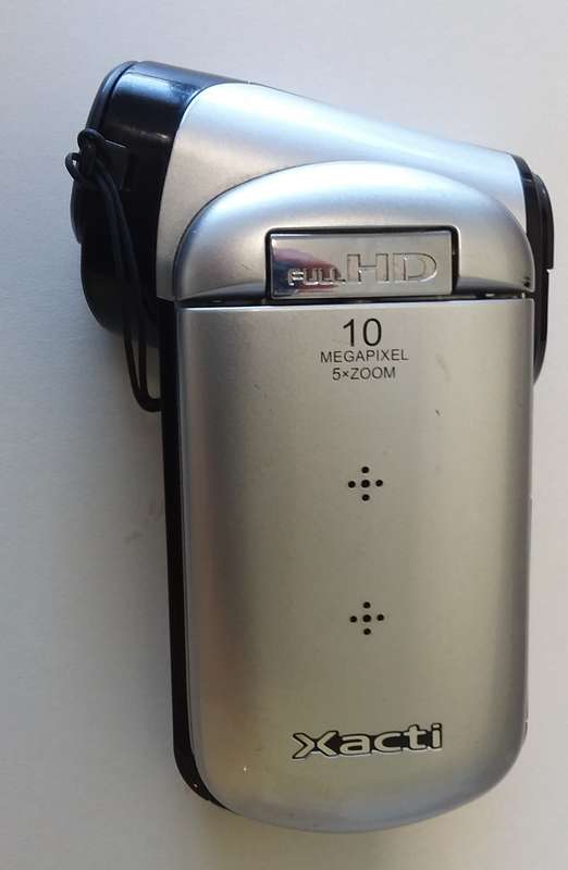 Sanyo Xacti Video / Still camera. 10 Megapixels & 5 X Zoom. Pocket size.