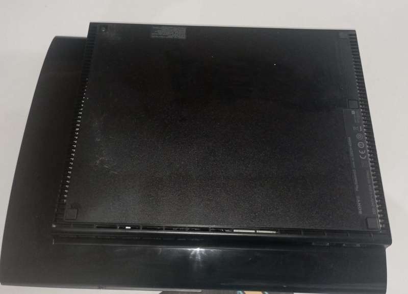 PlayStation 3 Super Slim (CECH-4004a)