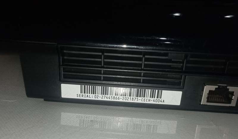 PlayStation 3 Super Slim (CECH-4004a)