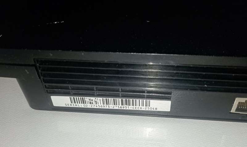 PlayStation 3 Slim (CECH-2504B)