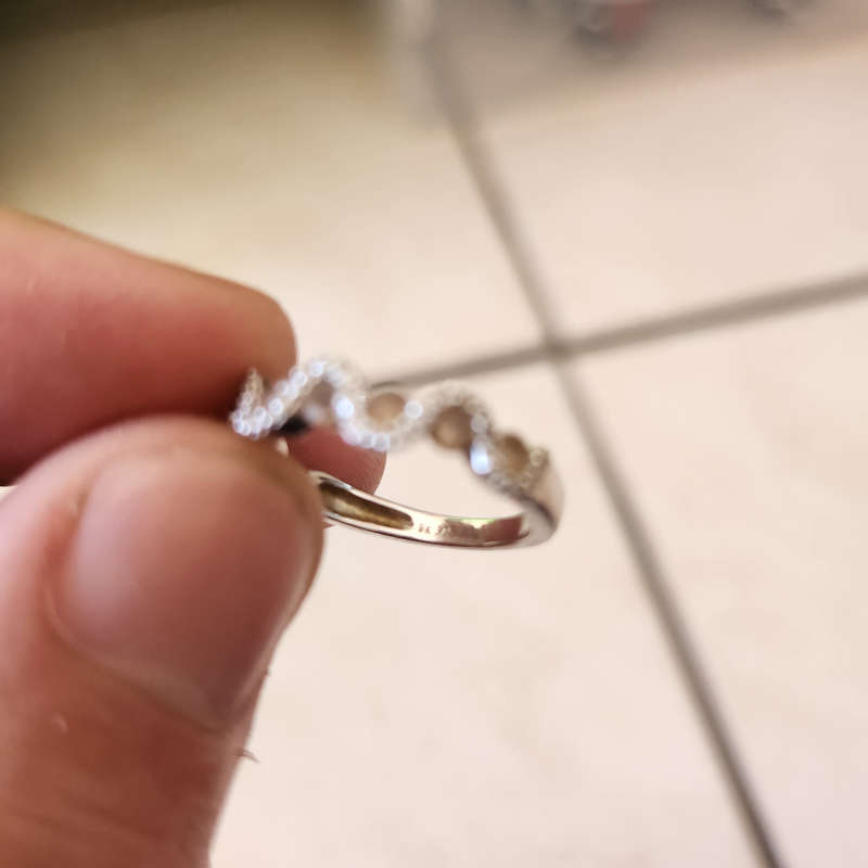 White Gold and Amethyst Ring