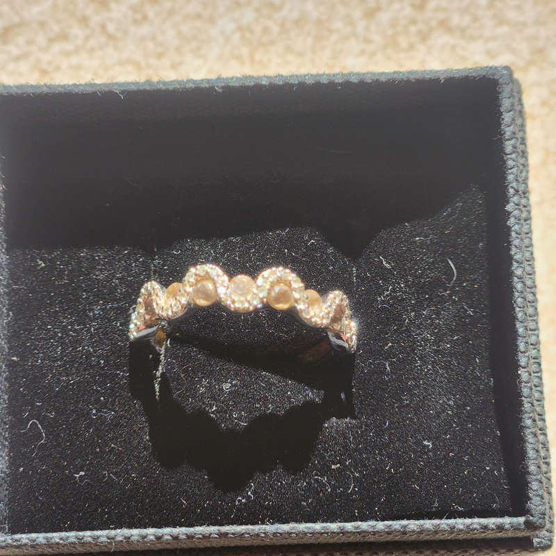White Gold and Amethyst Ring