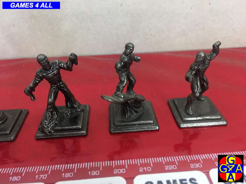 6 Metal Superhero Figurines