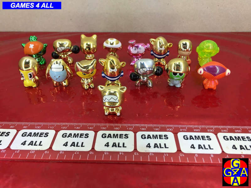 16 Gogo's Crazy Bones figurines