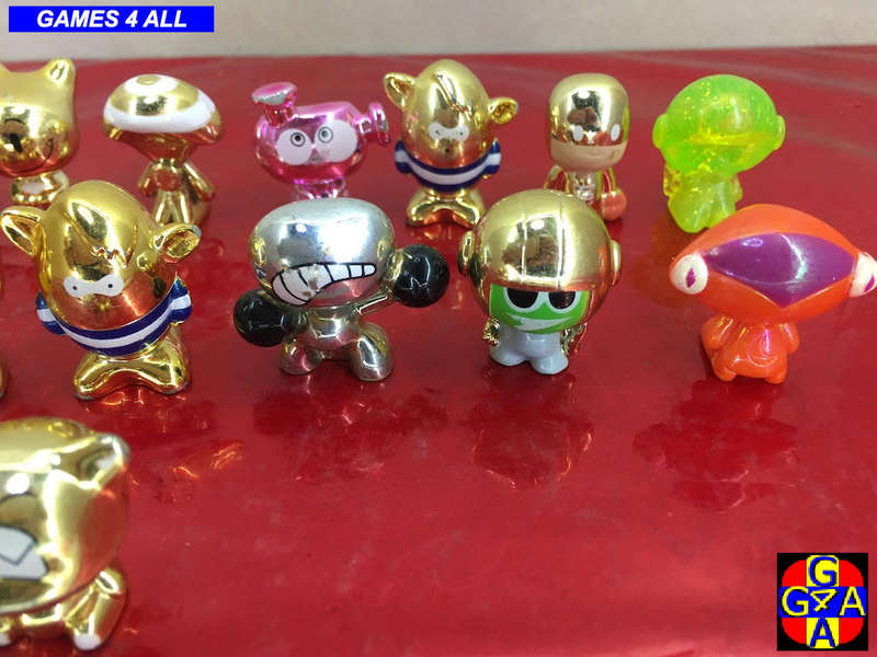 16 Gogo's Crazy Bones figurines